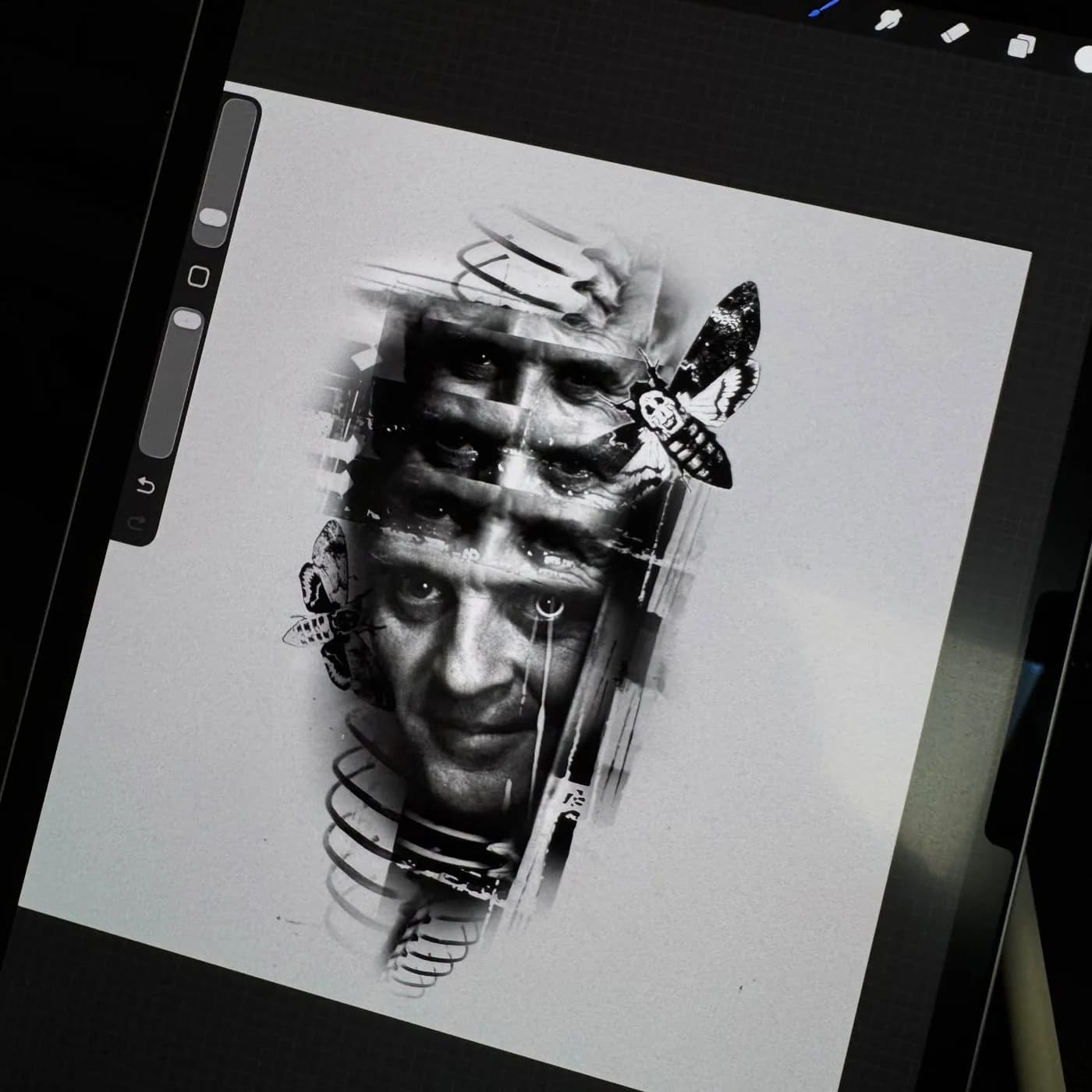 Digitale Tattoo-Planung auf einem Tablet bei Blood Diamond Tattoo Ink.