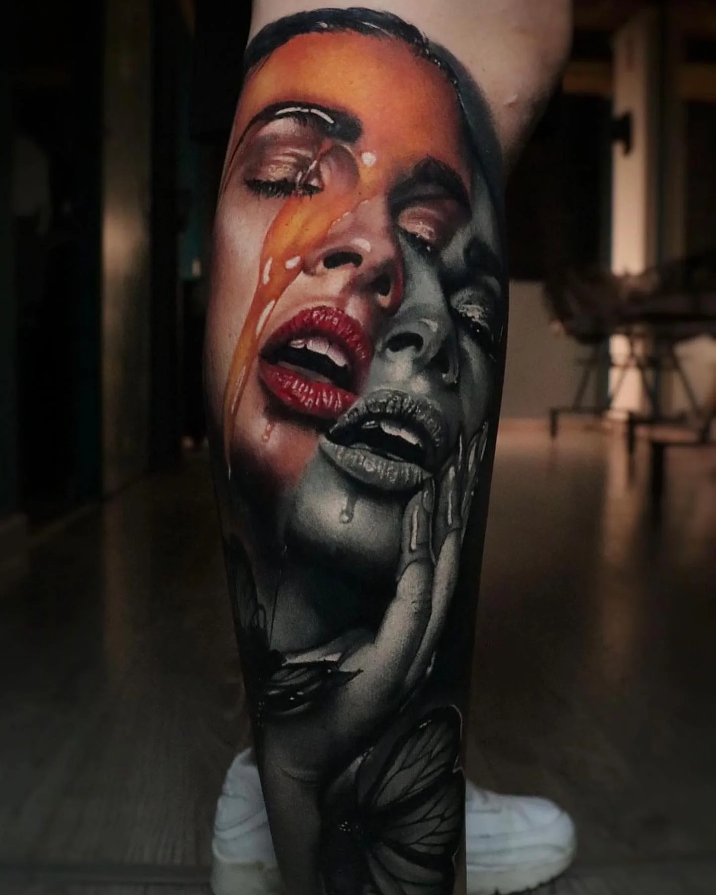 Realismus Tattoo mit fein ausgearbeiteten Details und natürlicher Schattierung – Blood Diamond Tattoo Ink.