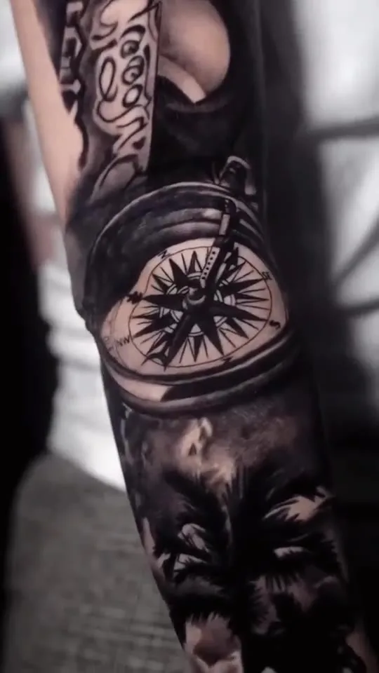 Video eines ausgewählten Sleeve-Tattoos von Blood Diamond Tattoo Ink.
